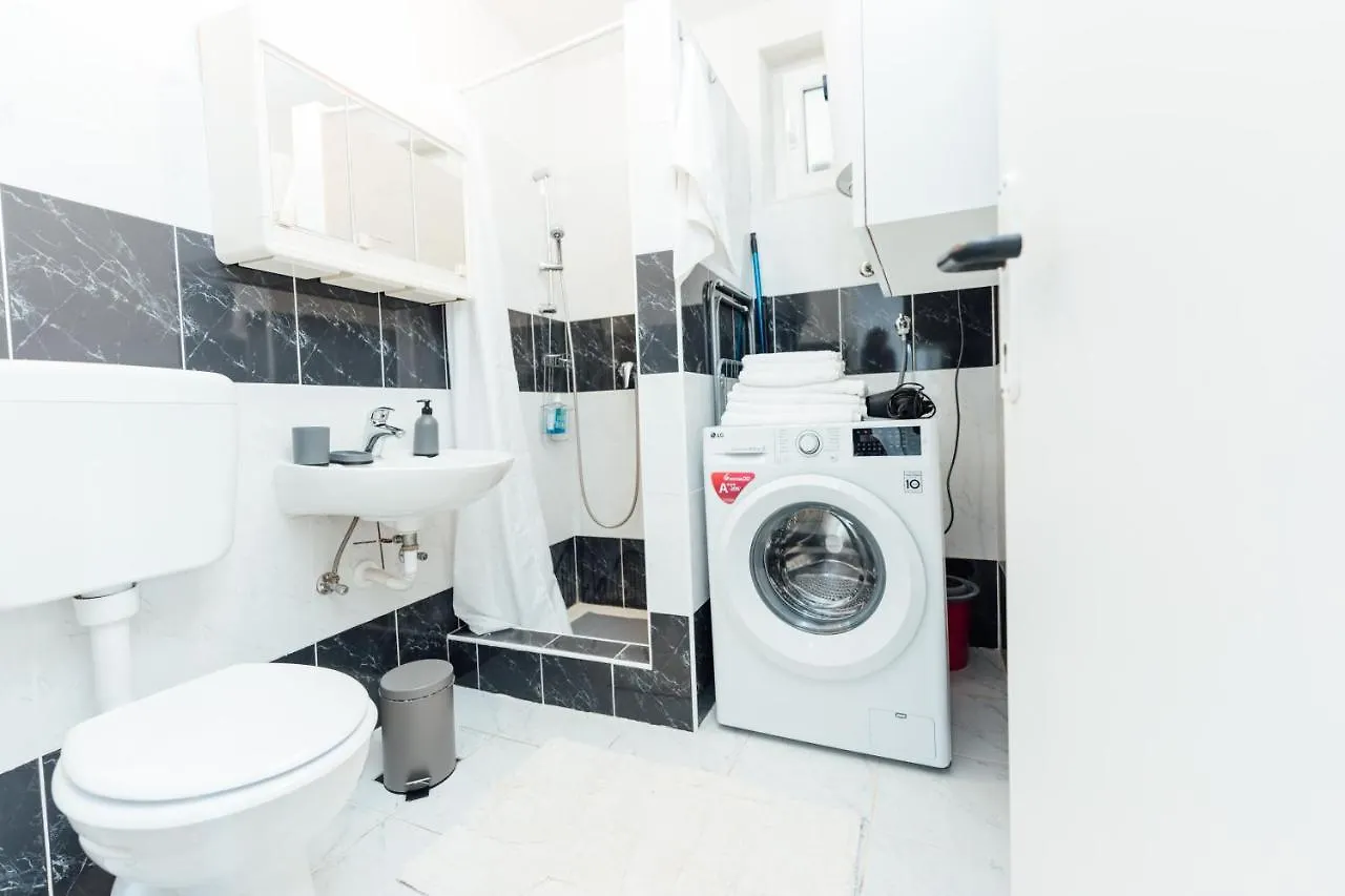 Lenic Apartment Fazana Croatia