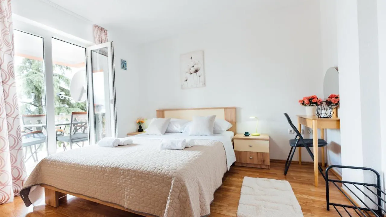 Lenic Apartment Fazana 0*,